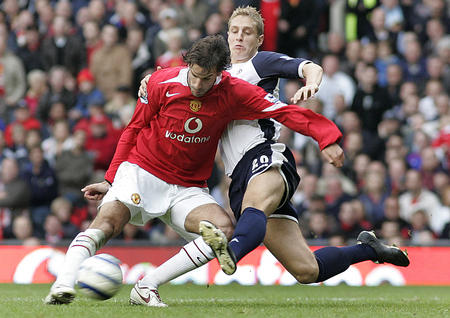 与其他三名 与其他三名